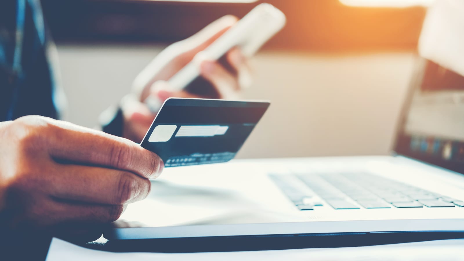 Avoiding Common Credit Card Mistakes: A Beginner’s Guide